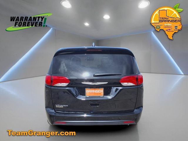 2025 Chrysler Voyager LX - Photo 8