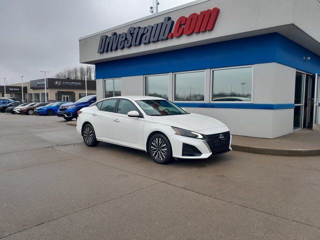 Used 2023 Nissan Altima SV with VIN 1N4BL4DW3PN399060 for sale in Triadelphia, WV