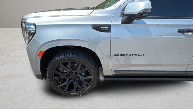 Used 2023 Silver GMC Denali image 39
