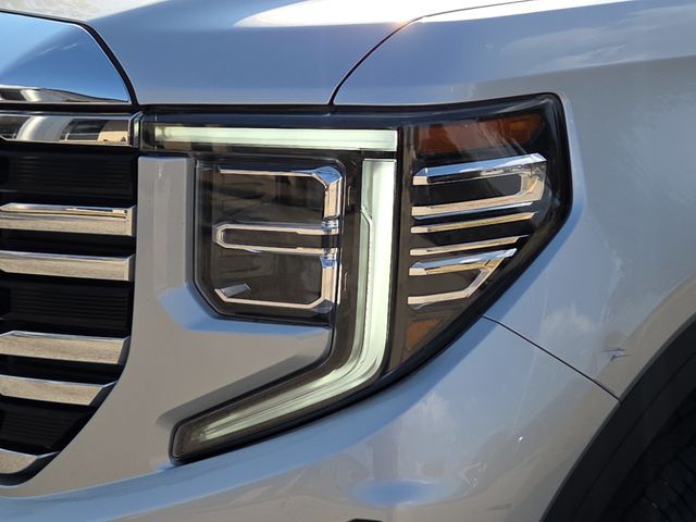 Used 2022 Silver GMC SLT image 4