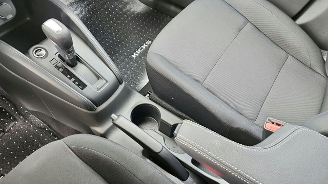 2025 Nissan Kicks Play