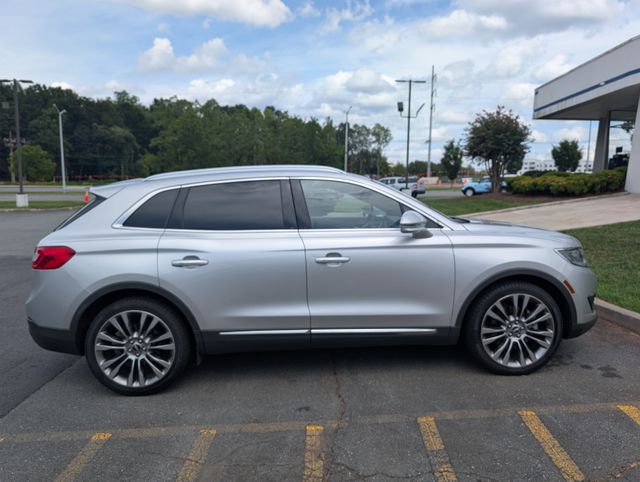 Used 2016 Silver Lincoln Reserve image 6
