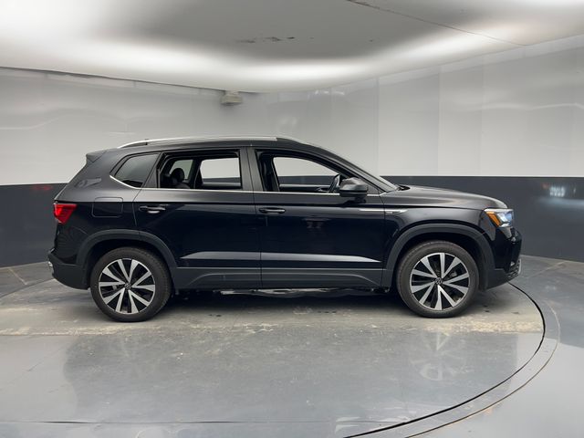 2024 Pure White Volkswagen Taos 1.5T SE FWD SUV