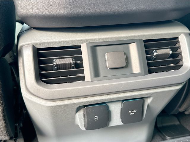 2025 Ford F-150 XLT photo