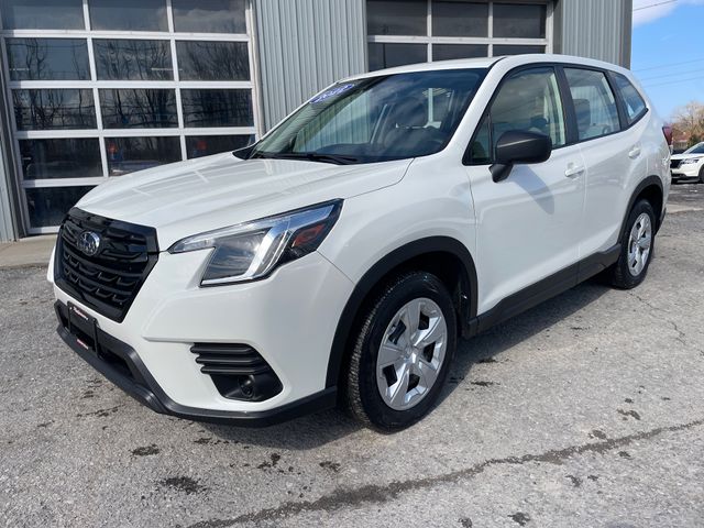 2022 Subaru Forester Base - Crystal White Pearl exterior view 3