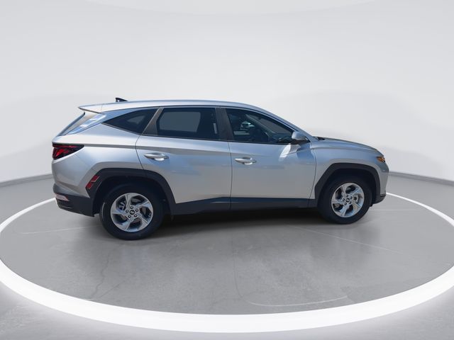 Used 2024 Silver Hyundai SE image 9