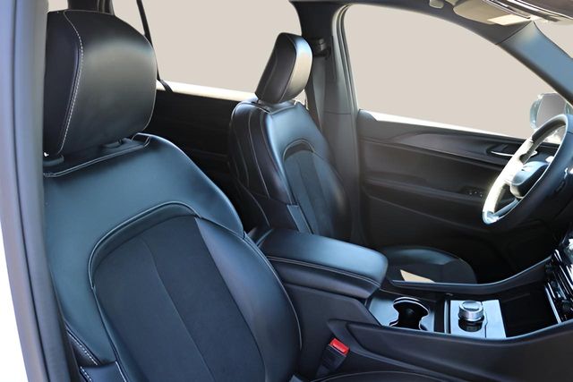 Used Car 2024 Jeep Grand Cherokee L  Altitude For Sale Under $35,000 In Austin, Texas