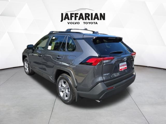 2025 Toyota RAV4 Hybrid LE photo 4