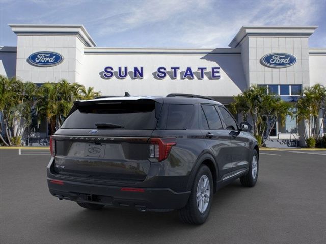2025 Ford Explorer Active photo