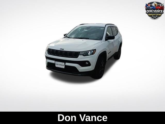 Bright White Clearcoat 2026 Jeep Compass Latitude 4WD SUV / Crossover Four-Wheel Drive 8-Speed Automatic