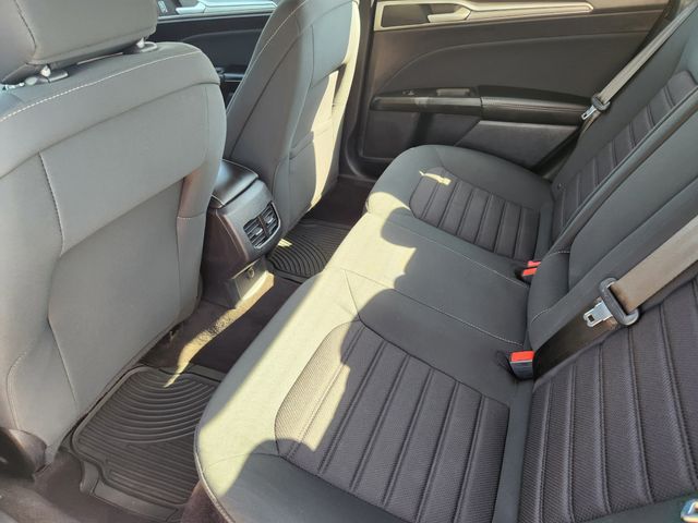 2020 Ford Fusion SE photo
