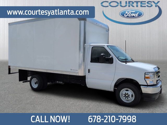 Oxford White 2027 Ford E-Series Chassis Pickup Truck Rear-Wheel Drive 6-Speed Automatic