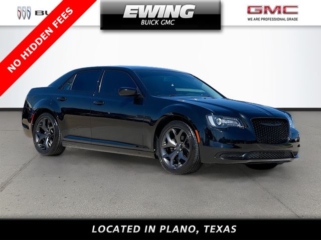 2021 Chrysler 300 Touring RWD