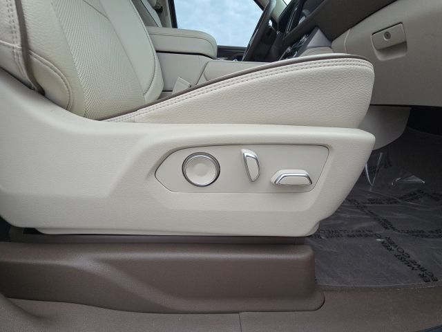 2024 GMC Yukon Denali:C02593