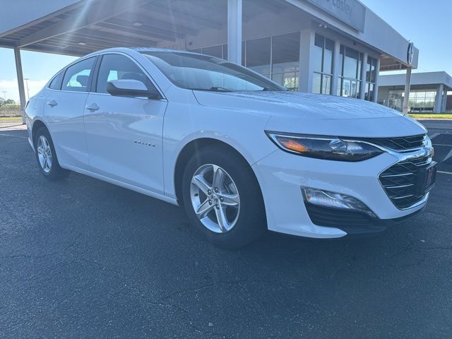 Summit White 2023 Chevrolet Malibu LT with 1LT FWD Sedan Front-Wheel Drive Continuously Variable Transmission