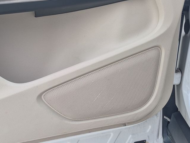 2017 Lincoln MKC - Image 16