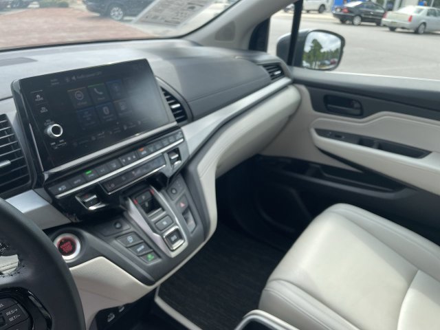 Used 2025 Honda Odyssey Van