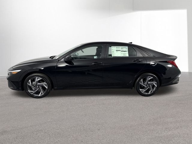 Used 2025 Hyundai Elantra Hybrid For Sale in Indianapolis, IN