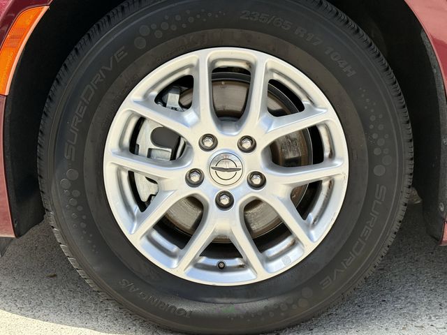 2023 Chrysler Voyager LX - 10