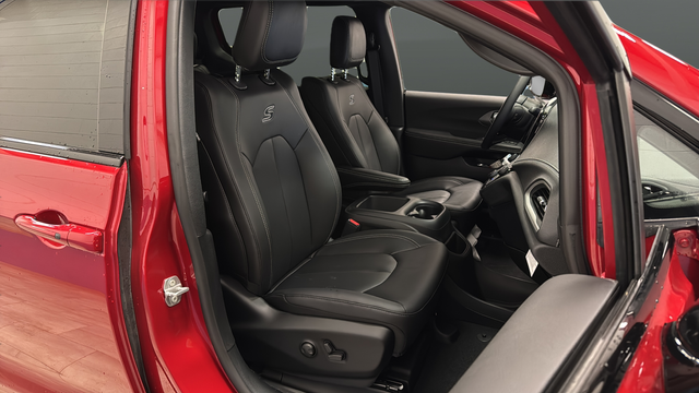 New 2026 Red Hot Pearlcoat Chrysler Select image 24