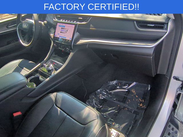 Used 2023 Silver Jeep Limited image 38