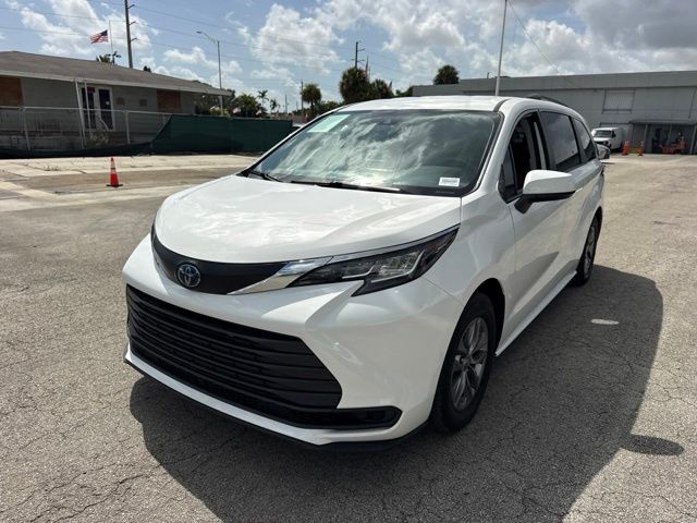 Used 2023 Toyota Sienna Van