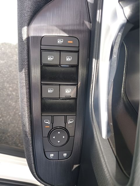 Used 2025 Nissan Kicks SUV