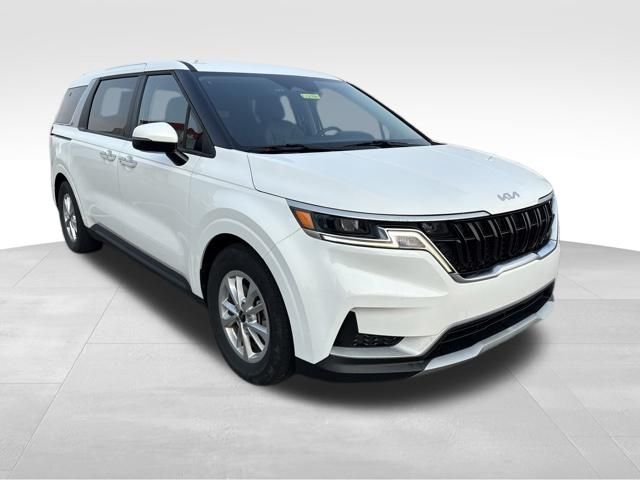 Snow White Pearl 2022 Kia Carnival Minivan Front-Wheel Drive 8-Speed Automatic