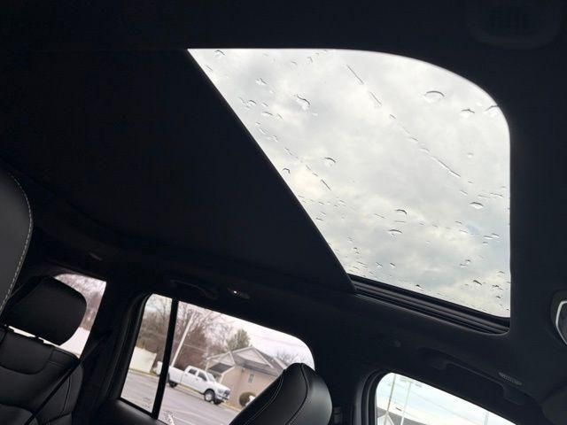 new 2026 Jeep Grand Cherokee car, priced at $45,400