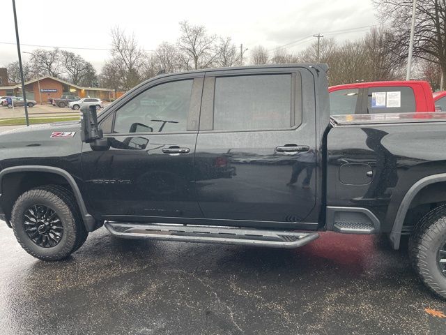 Black 2022 Chevrolet Silverado 2500HD LTZ Crew Cab 4WD Pickup Truck Four-Wheel Drive 6-Speed Automatic
