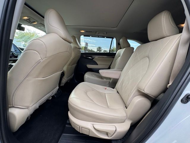 Used 2024 Toyota Highlander SUV