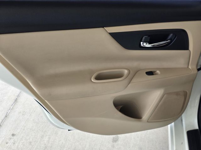Used 2016 Nissan Altima Sedan