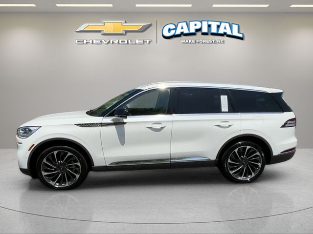 Used 2023 White Lincoln Reserve image 2