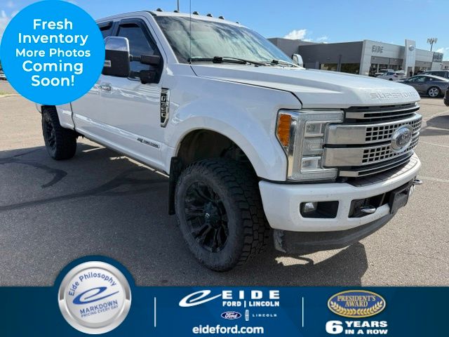 2017 White Ford Super Duty F-350 SRW Platinum 4X4 Truck