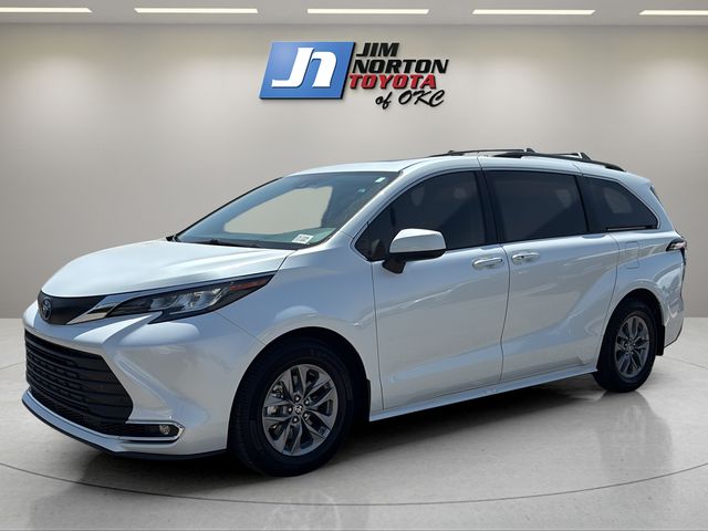  2022 Toyota Sienna XLE 7-Passenger FWD   