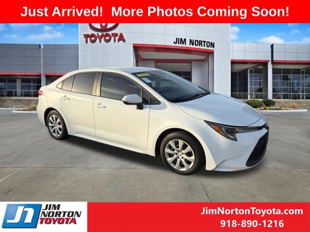Super White 2021 Toyota Corolla Sedan Front-Wheel Drive Continuously Variable Transmission