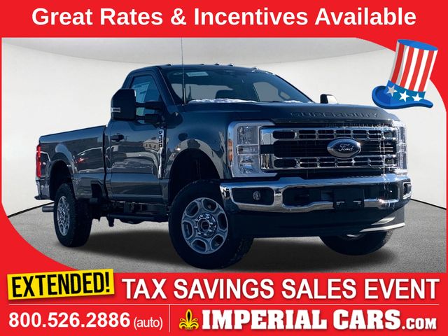 Carbonized Gray Metallic 2026 Ford F-350 Super Duty Pickup Truck Four-Wheel Drive Automatic