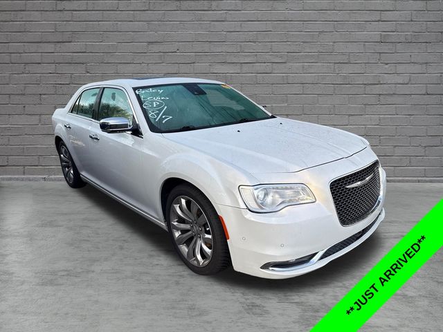 White (Ivory Tri-Coat Pearl) 2015 Chrysler 300 Sedan Rear-Wheel Drive 8-Speed Automatic