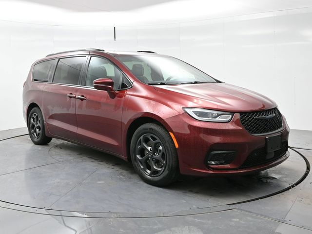 2021 Chrysler Pacifica Hybrid Limited FWD