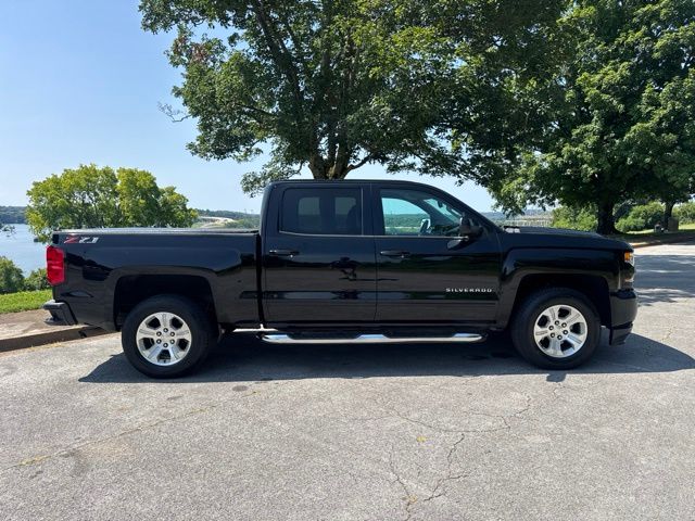 Used 2018 Black Chevrolet LT image 8