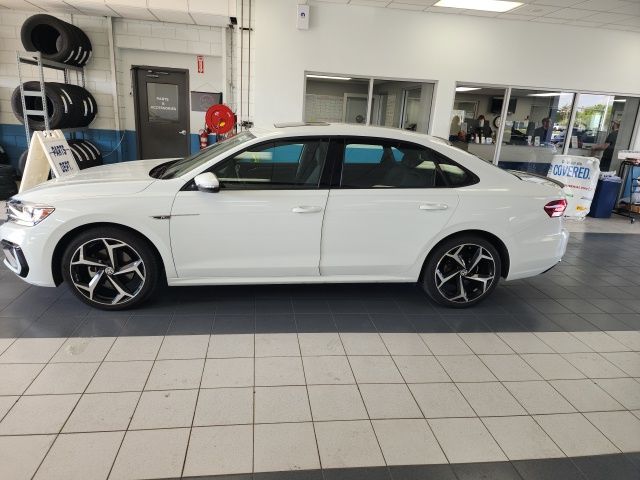 2021 Volkswagen Passat 2.0T R-Line photo