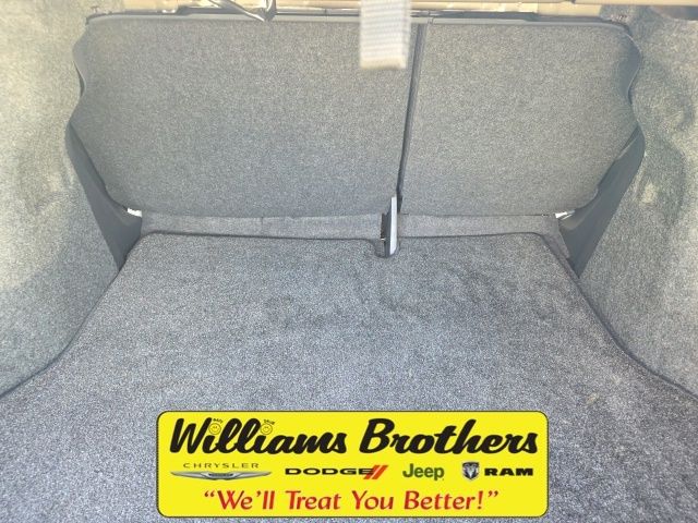 2019 Nissan Sentra SV - Super Black exterior view 8