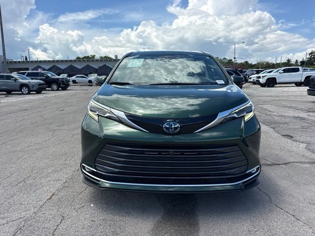 2024 Toyota Sienna - $51,888