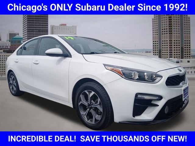 Clear White 2019 Kia Forte LXS FWD Sedan Front-Wheel Drive Continuously Variable Transmission
