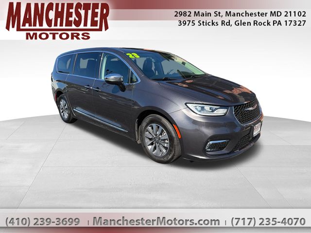 Gray (Granite Crystal Metallic Clearcoat) 2023 Chrysler Pacifica Hybrid Minivan Front-Wheel Drive Continuously Variable Transmission