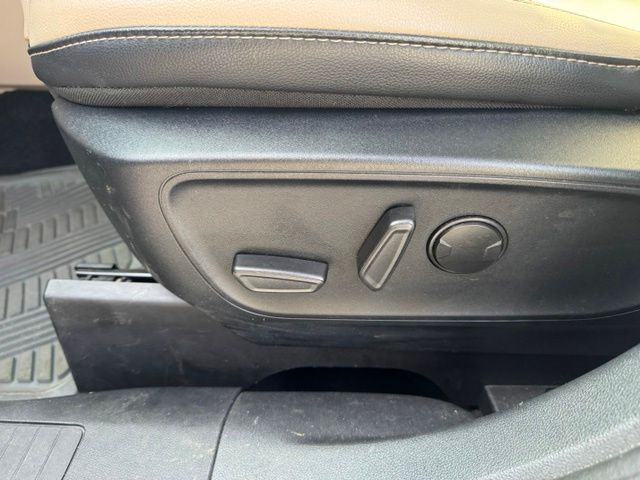 Used 2021 Red Ford SEL image 22