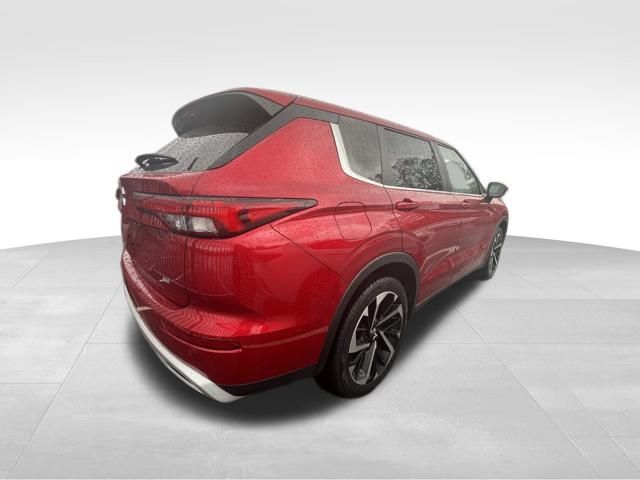 2023 Mitsubishi Outlander  5