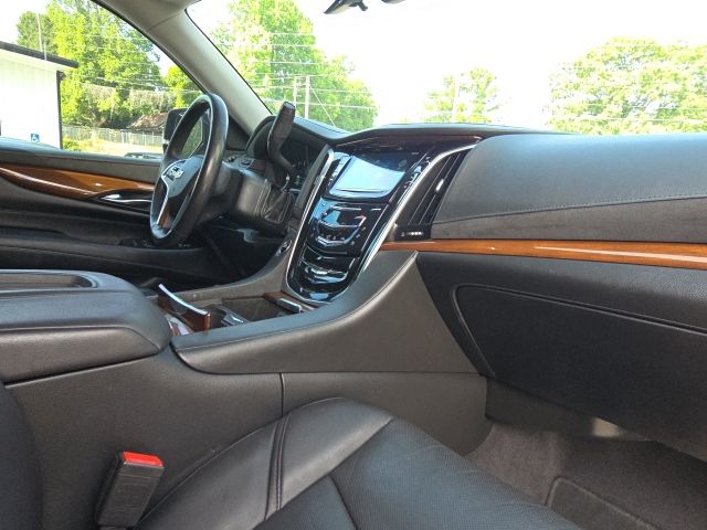 2020 Cadillac Escalade Luxury:C02590