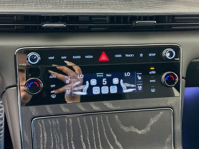 Thumbnail: 2026 Genesis GV80 - 14