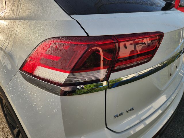 2022 Volkswagen Atlas Cross Sport 3.6L V6 SE w/Technology - 6